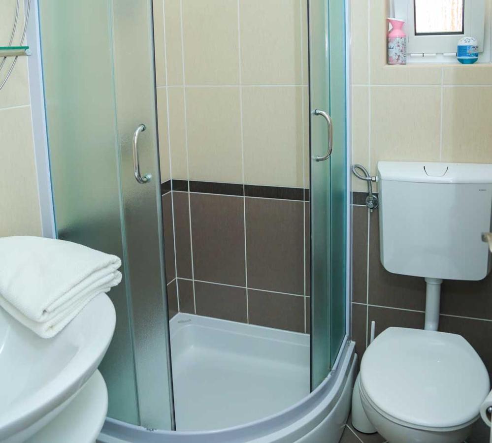 Adrian-Apartments-51511-Malinska-Otok-Krk Primorska 21 Ngoại thất bức ảnh