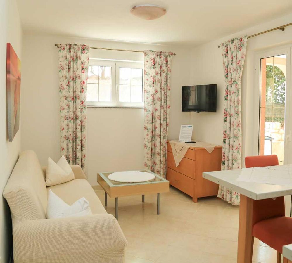 Adrian-Apartments-51511-Malinska-Otok-Krk Primorska 21 Ngoại thất bức ảnh